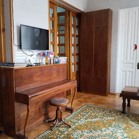 Tilda&Matilda Bed & Breakfast Кутаиси Екстериор снимка