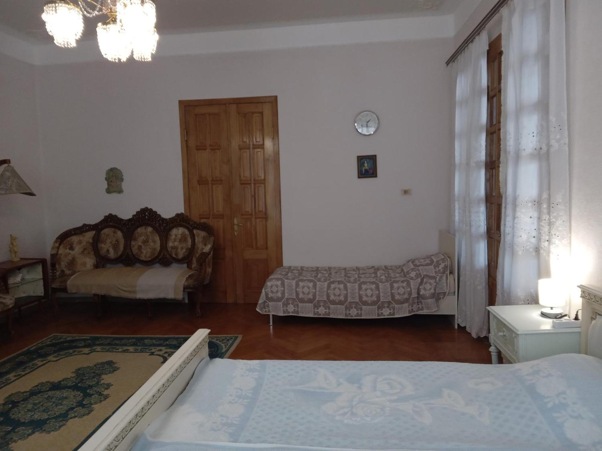 Tilda&Matilda Bed & Breakfast Кутаиси Екстериор снимка