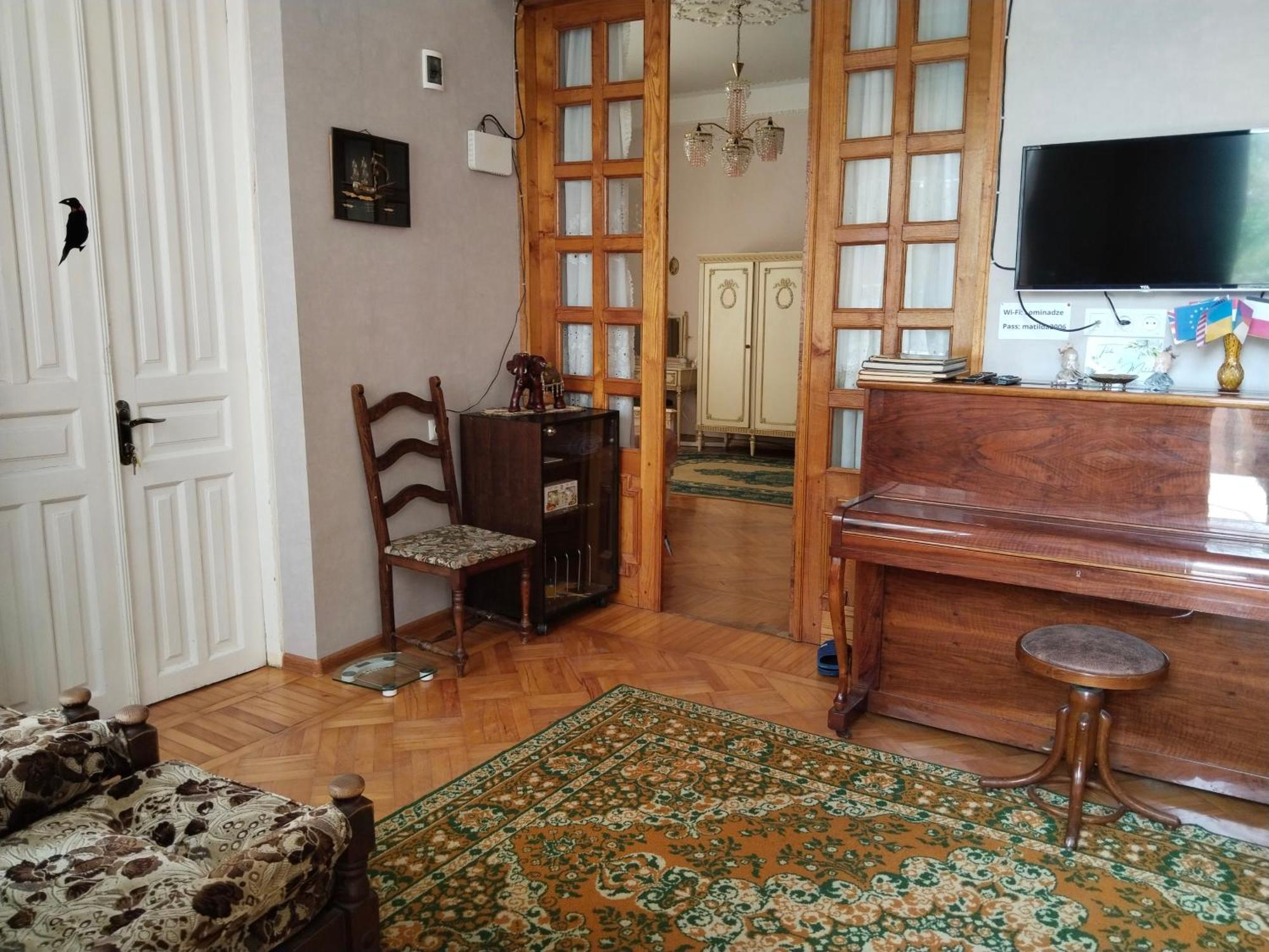 Tilda&Matilda Bed & Breakfast Кутаиси Екстериор снимка